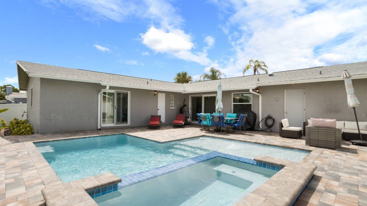 Bay Crest Park House | Waterfront Retreat in the Heart of Tampa. Close to TPA, RayJay and Steinbrenner