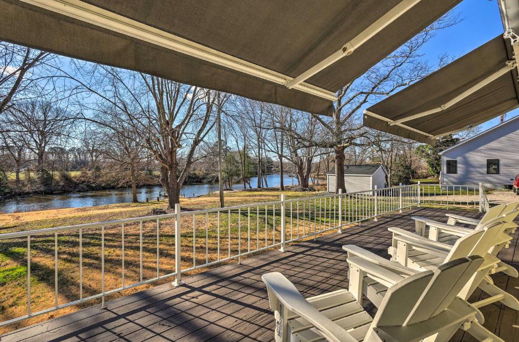 Cambridge House | Waterfront Retreat Less Than 4 Mi to Dtwn Cambridge!