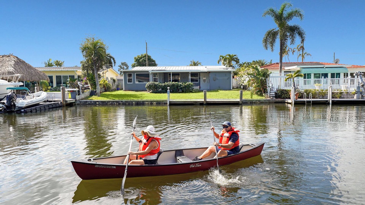 Argonaut Isle House | Waterfront Retreat Near FLL/Hollywood/Dania - 2BR w/BBQ, Kayaks & Beach Access