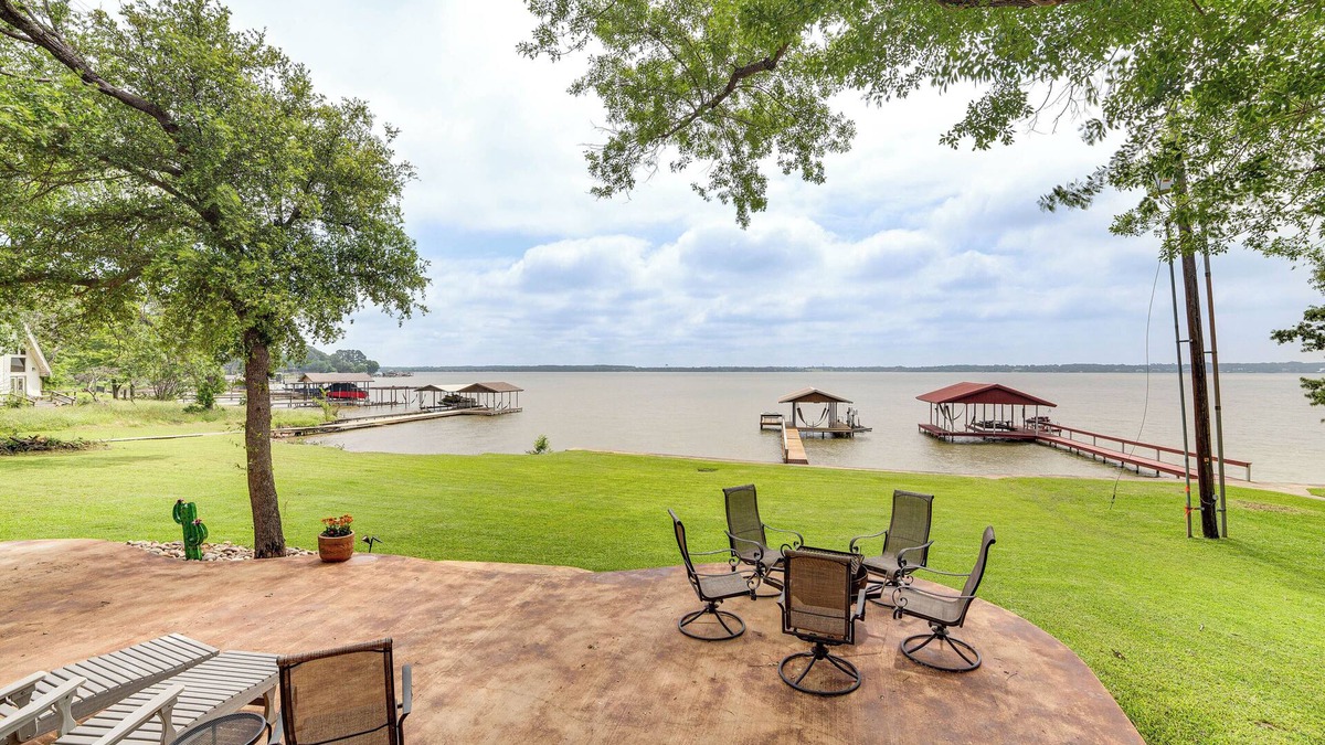 Kemp House | Waterfront Retreat w/Dock on Cedar Creek Lake!