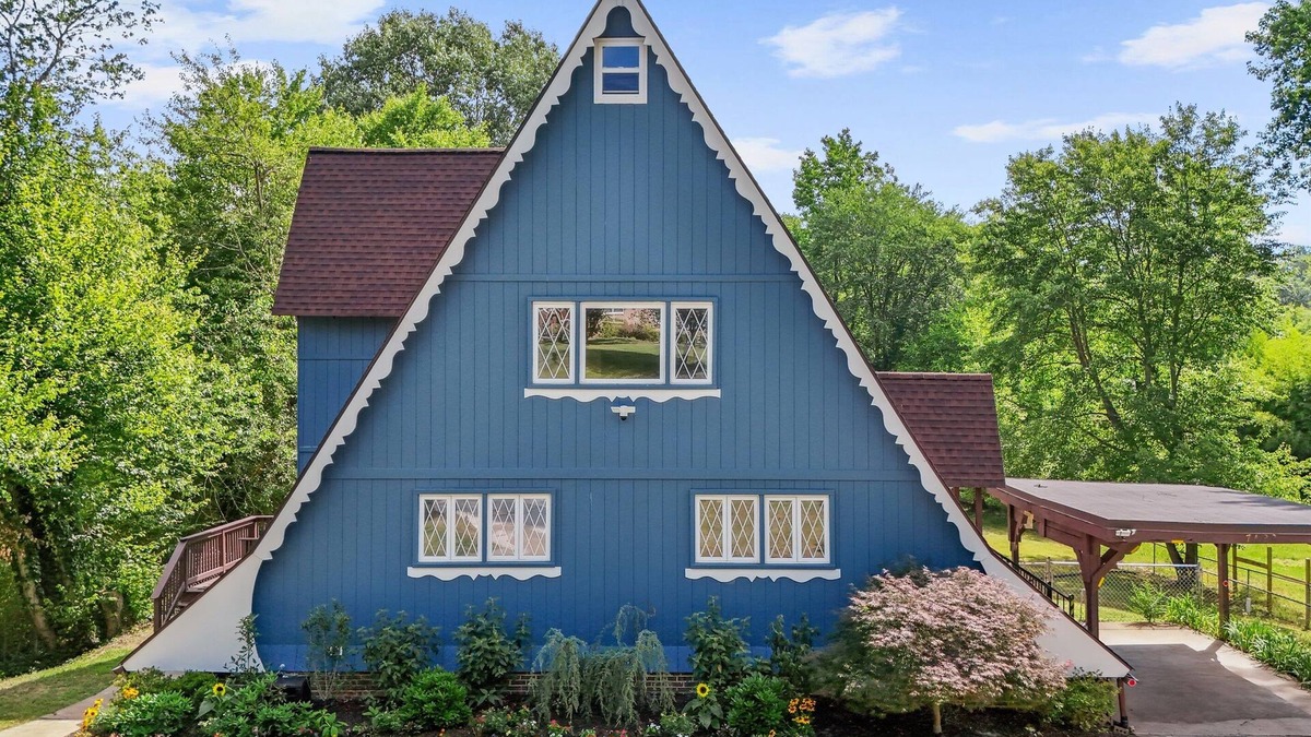Port Tobacco Ski Chalet | Waterfront River Retreat-Dock|Canoe|HotTub|Near DC
