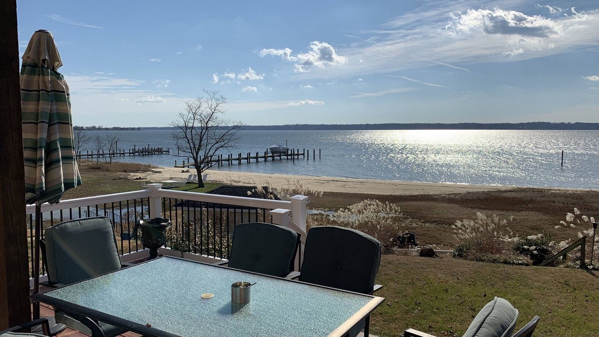 St. Leonard House | Waterfront riverhouse on a beautiful farm only 50 minutes from DC