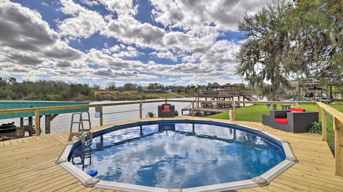 Barrett House | Waterfront San Jacinto River Home w/Boat Slip!