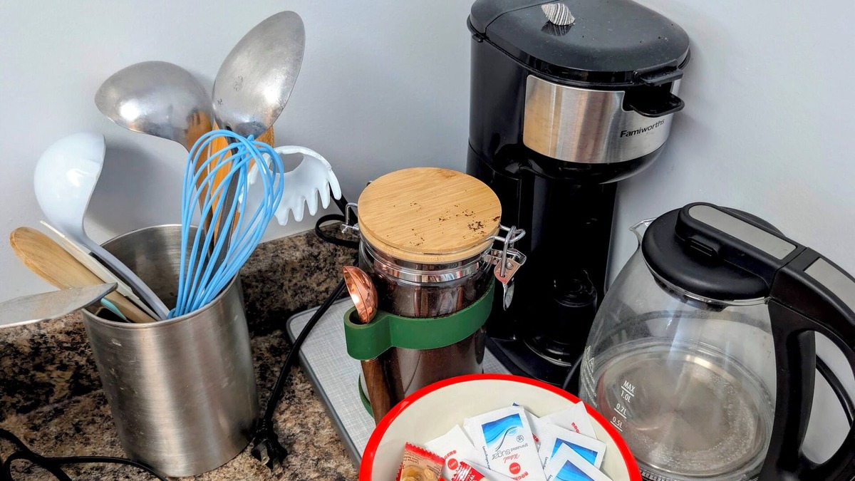 Alert Bay Apartment | Waterfront Sitka Suite at Gordie's Central Steps to Shops Ocean Views