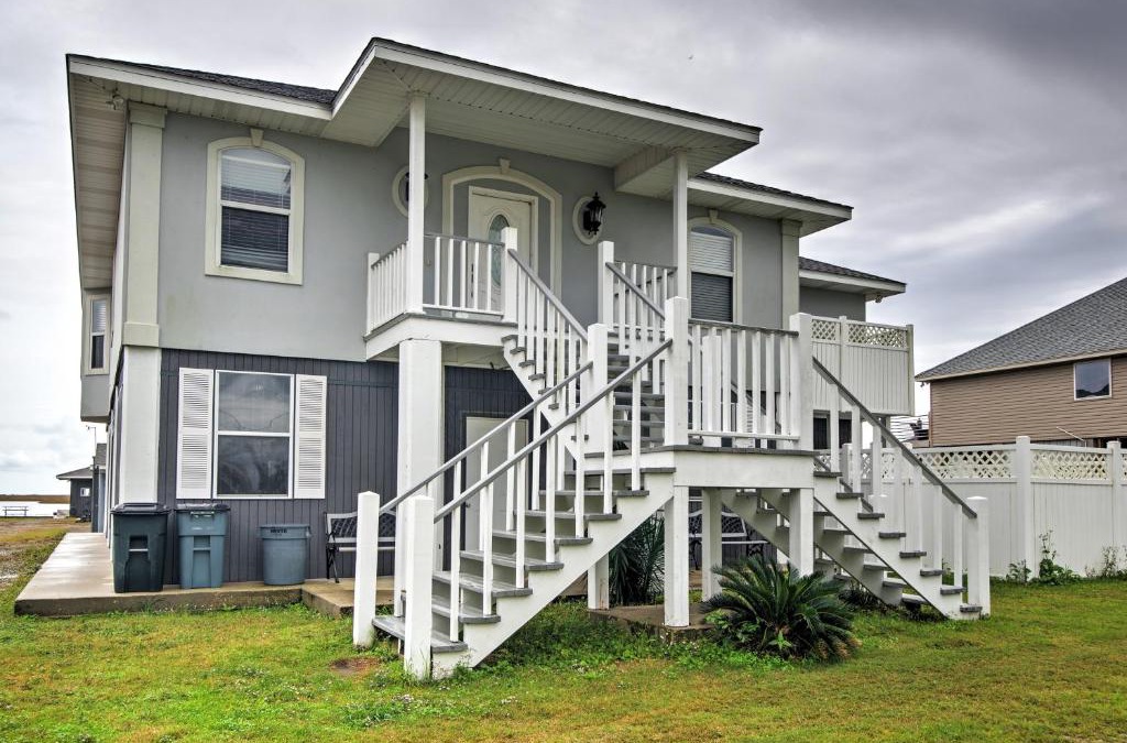 Slidell House | Waterfront Slidell Home with Boat Dock and Canal View!