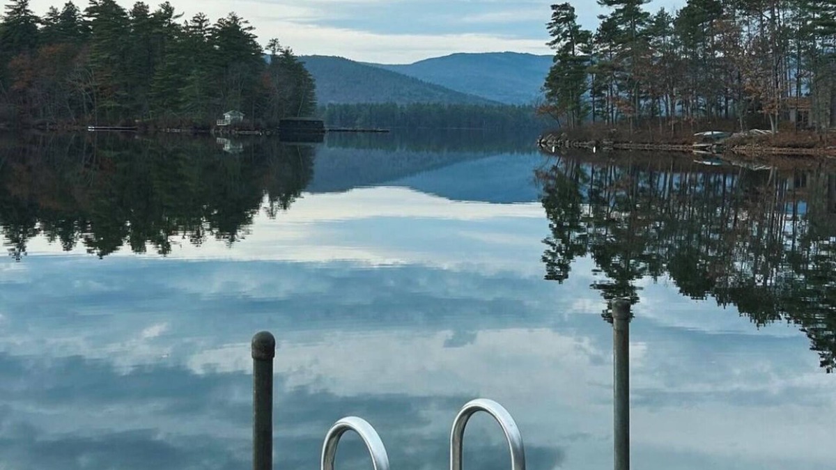 Moultonborough House | Waterfront Squam home, 7 BR/5 Bath, Dock, Pickleball, Tennis, Kayaks, Mtn Views