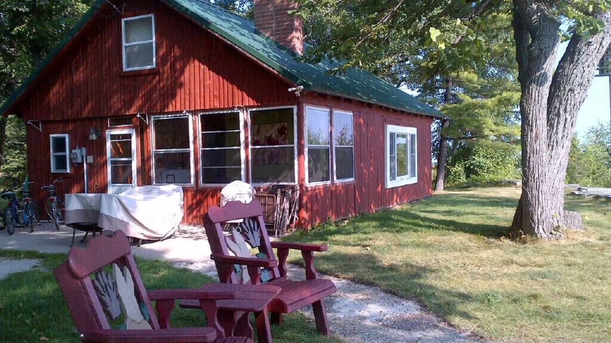 Sturgeon Bay Cabin | Waterfront Swedish-style Log Cabin on Sand Bay, Door County - Moonlight Magic
