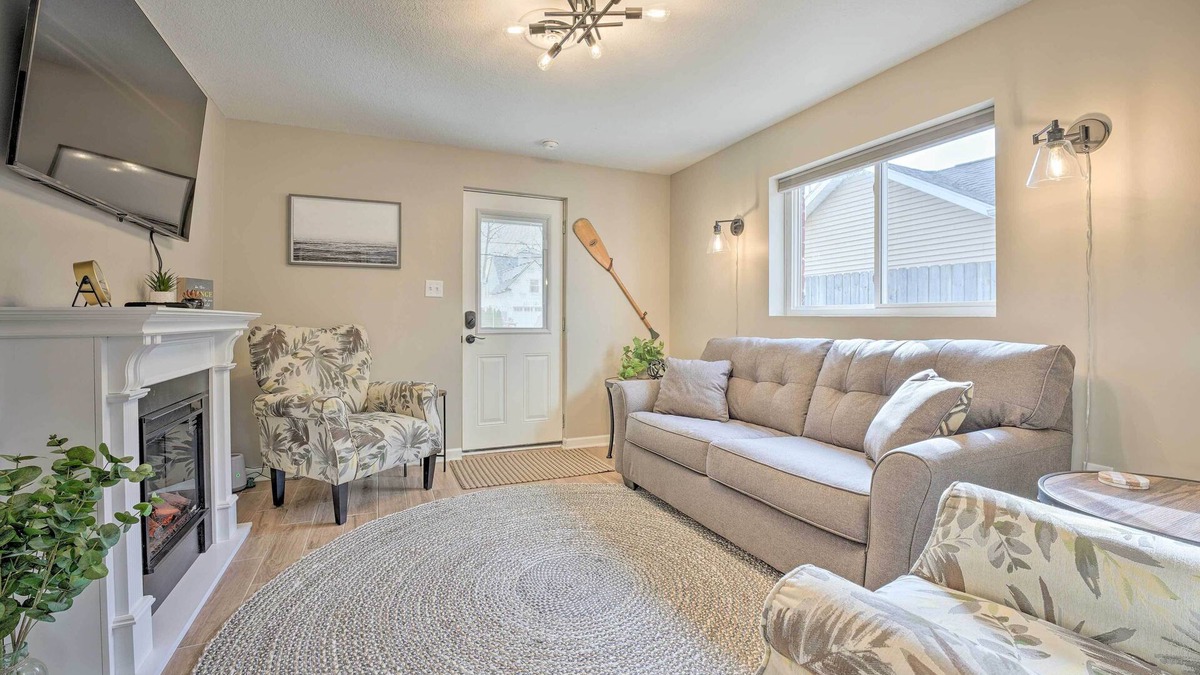 Syracuse Cottage | Waterfront Syracuse Home w/Patio & Fire Pit!