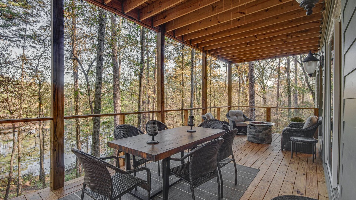 Tougaloo House | Waterfront Terry Home w/3 Decks & Hot Tub!