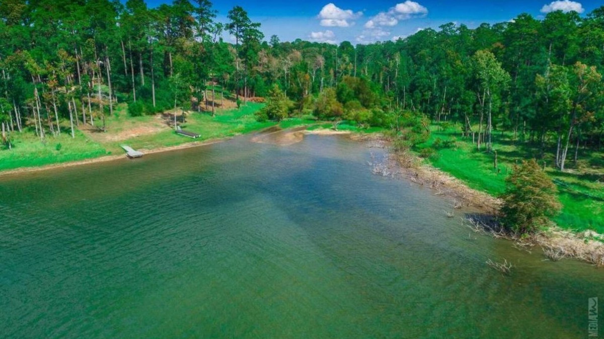 Brookeland House | Waterfront @ Tiger Creek Retreat Sleeps 16
