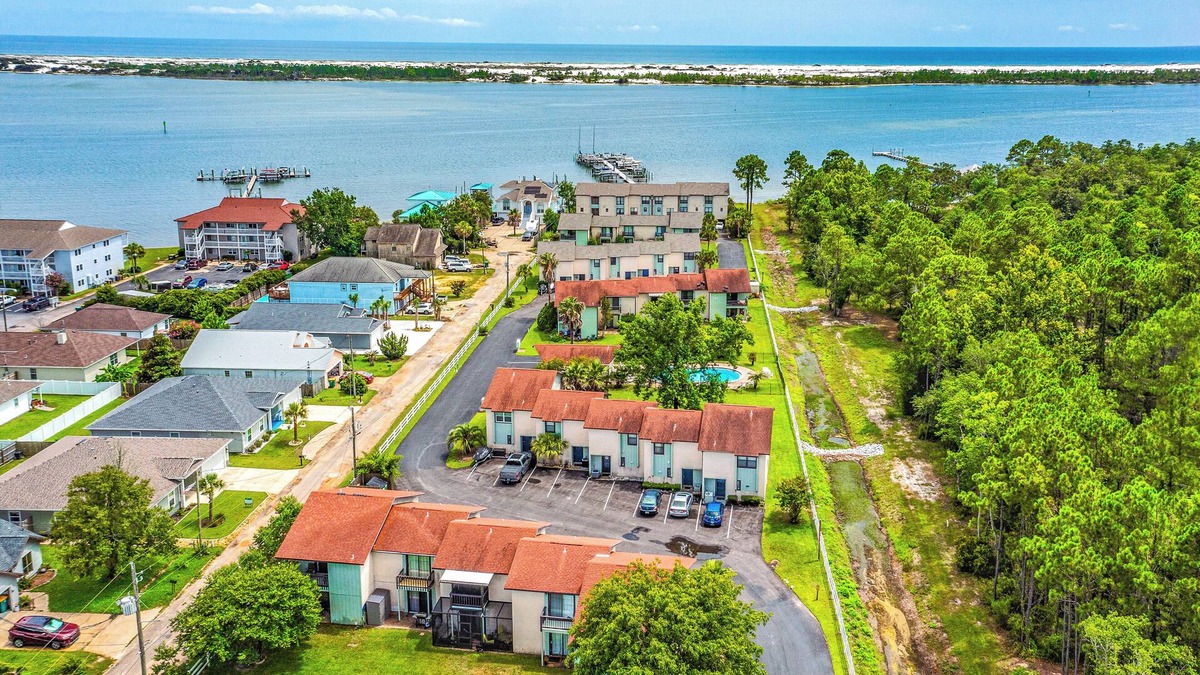 Mary Esther House | Waterfront Townhome ~ 10 Mi to Navarre Beach!