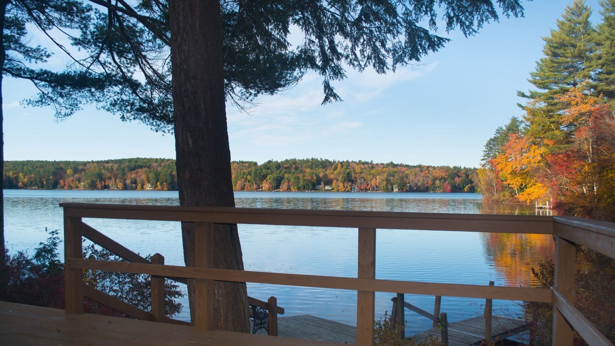 Sunapee House | Waterfront Vacation Home For Up To 5 Guests. Canoe, Swim, Ski, and Have Fun.