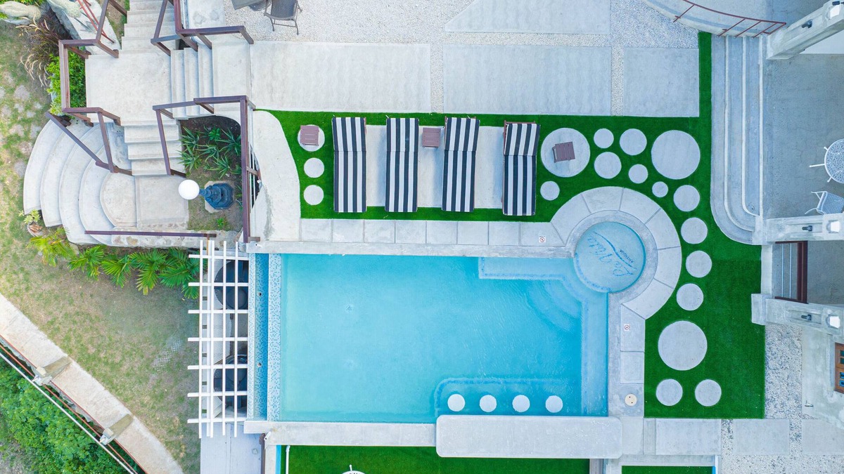 English Harbour Villa | Waterfront Villa-Infinity Pool, 5 Individual Suites, Ideal for Family or Group.