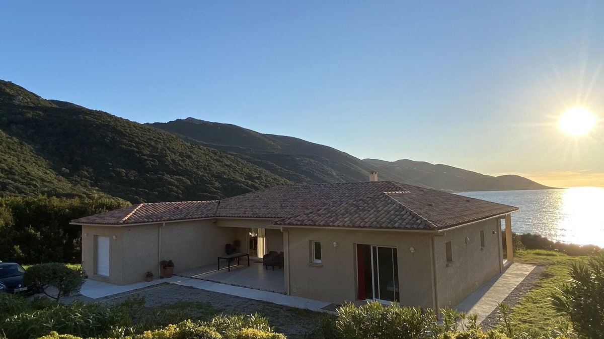 Calcatoggio Villa | Waterfront villa - Access to a SUPERB cove - Jacuzzi (optional)