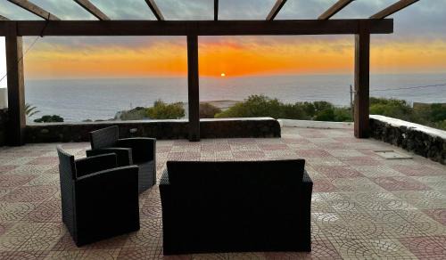 Penna House | Waterfront Villa