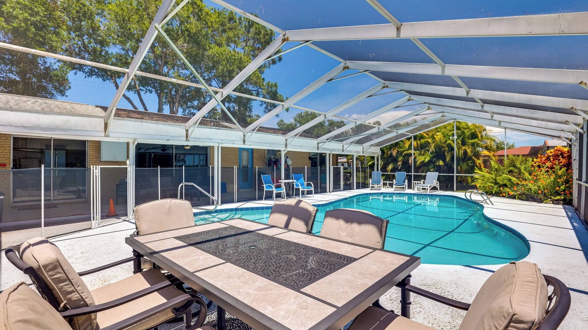 Orient Park House | Waterfront Villa w/Pool ~ 5 Mi to Ybor City!