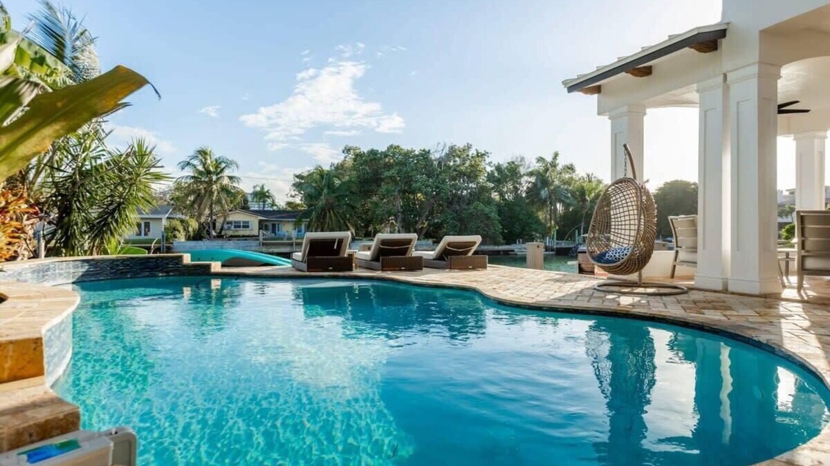 Harbour Inlet House | Waterfront w/Dock | Grace Harbor by RoveTravel