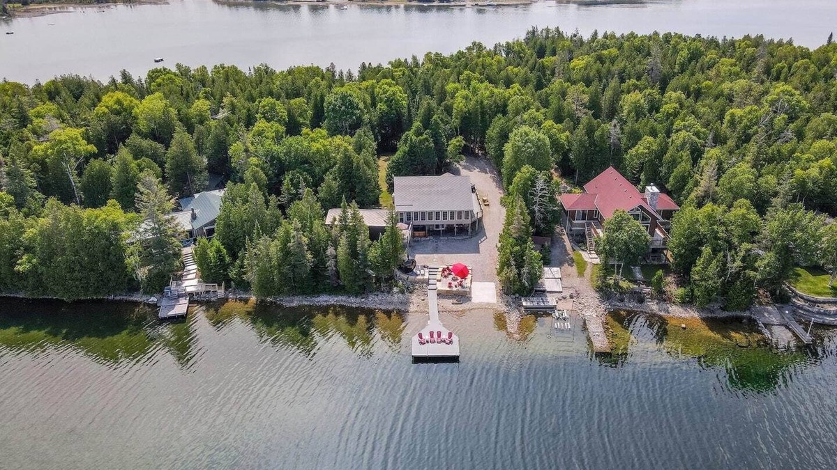 Northern Bruce Peninsula Cottage | Waterfront w/sauna, hot tub & boat slip