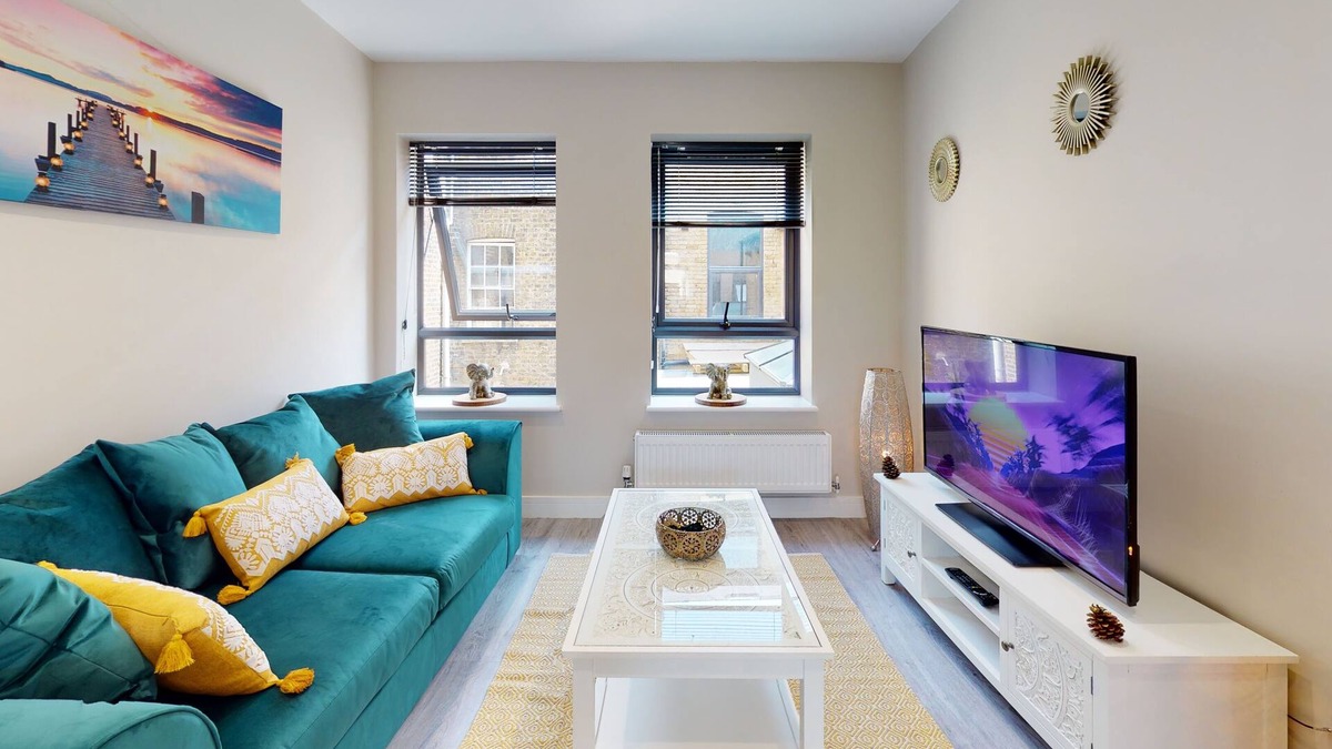 Chatham Apartment | Waterfront Way Luxury Apartments, Flat 1