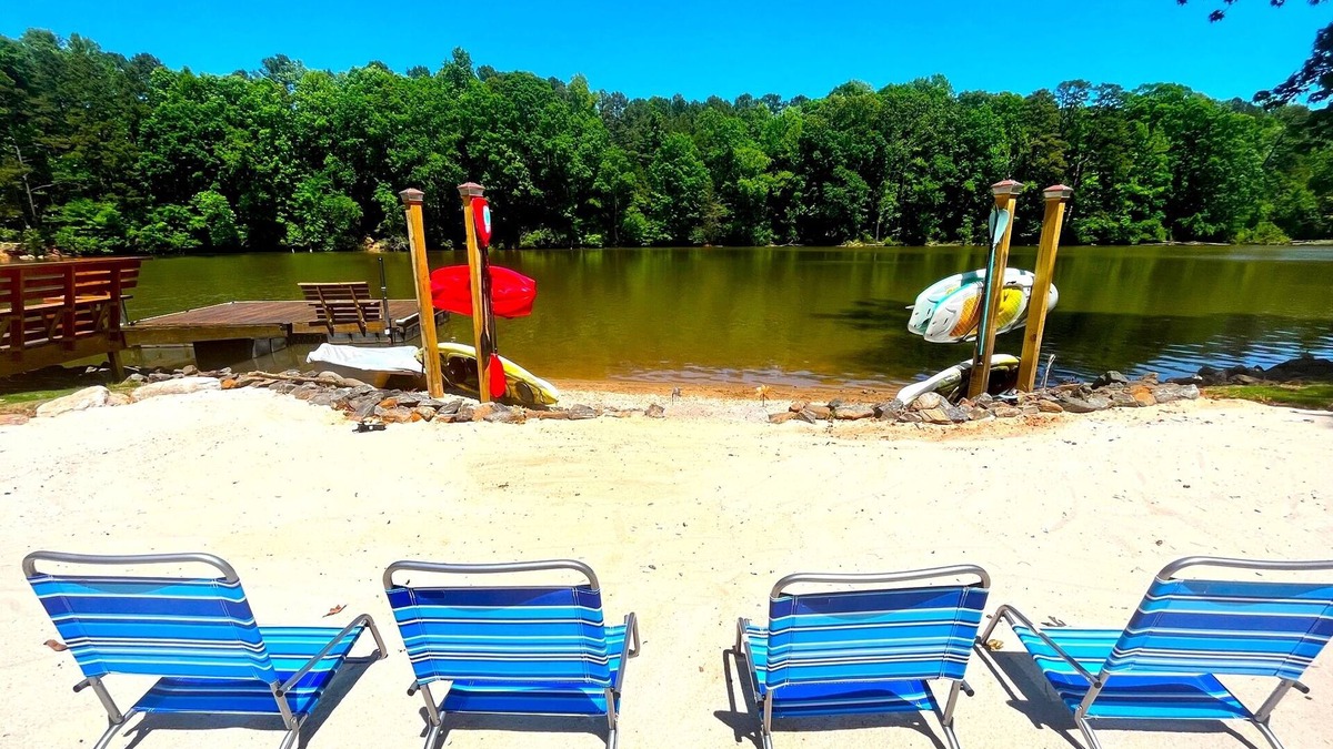 Belmont House | Waterfront with Beach, Easy Water Access, Kayaks, Paddleboards, Boat Rentals!