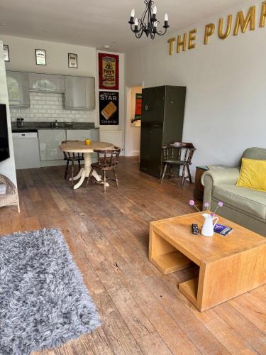 Shoscombe Apartment | Waterloo Apartment Two