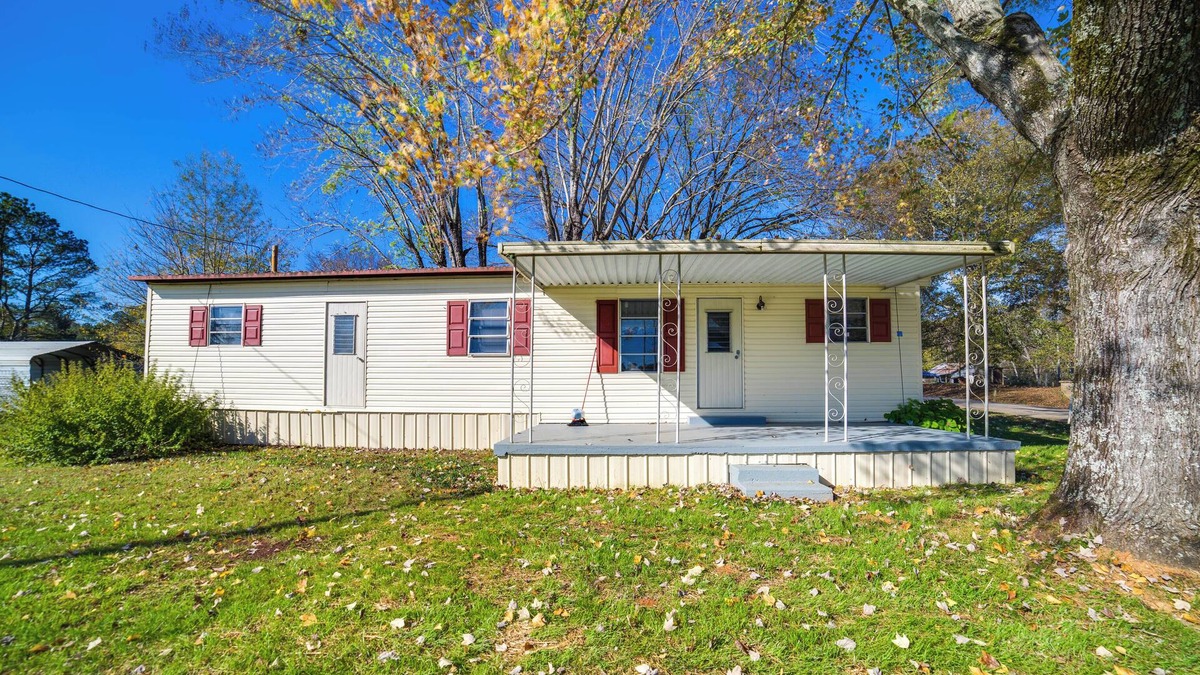 Waterloo House | Waterloo Home: Walk to Pickwick Lake Fishing Pier!