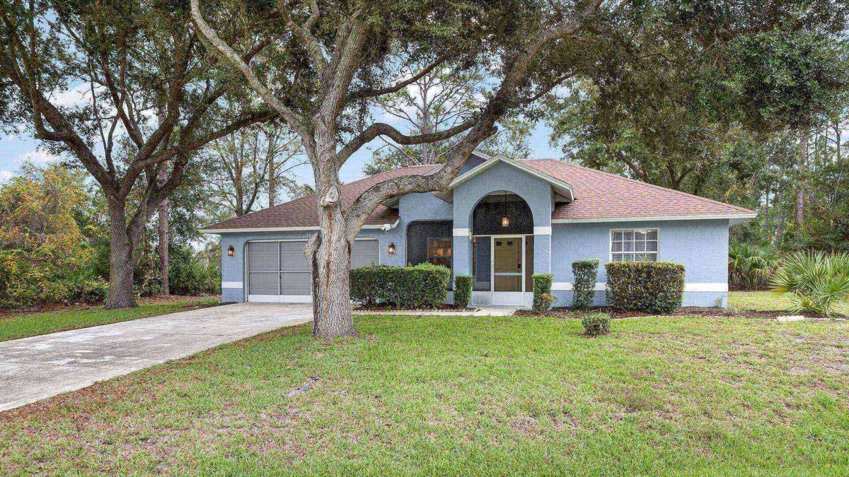 Palm Coast House | Waterloo Retreat | Palm Coast | Close To The Beach | Fenced Yard | Dog Friendly | Garage Access