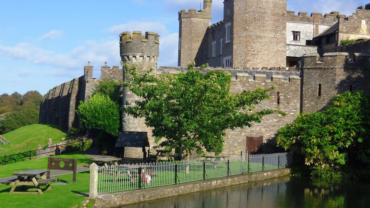 Watermouth Cottage | WATERMOUTH CASTLE, HARBOUR APARTMENT, pet friendly in Ilfracombe