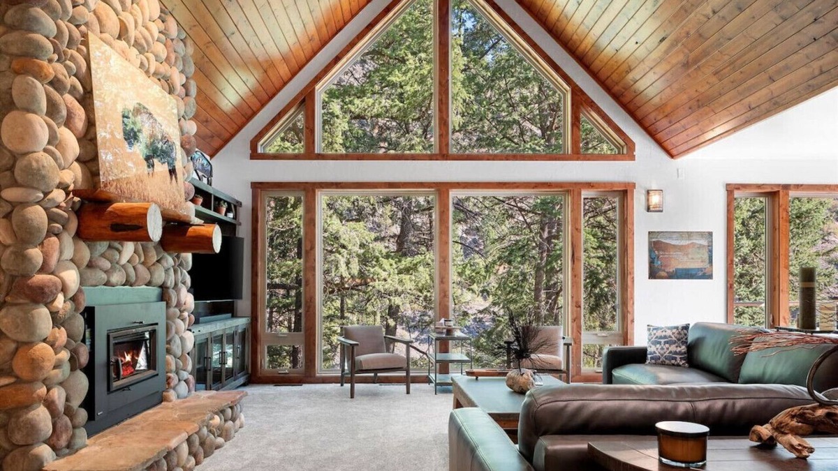 Missoula Apartment | * * *Waters Edge Lodge* * *