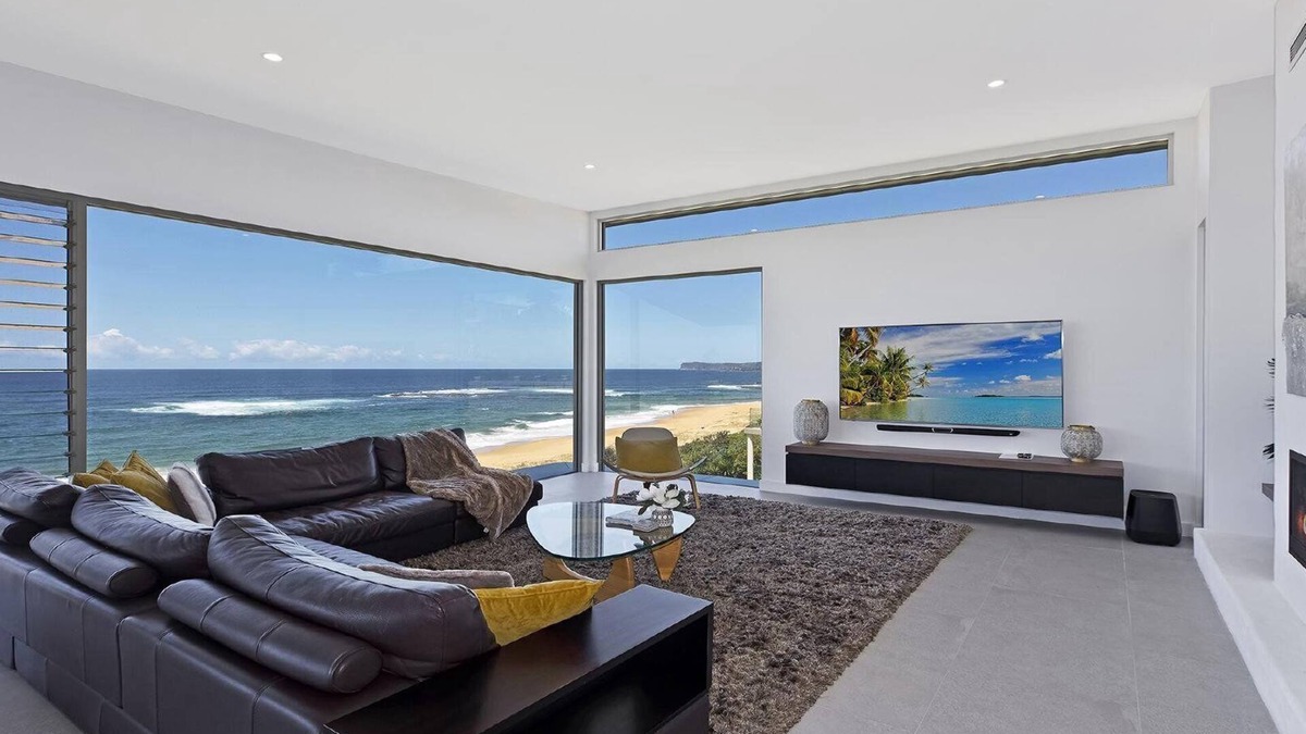Forresters Beach House | WATERS EDGE AT FORRESTERS BEACH - THE ULTIMATE BEACHFRONT WITH PANORAMIC VIEWS