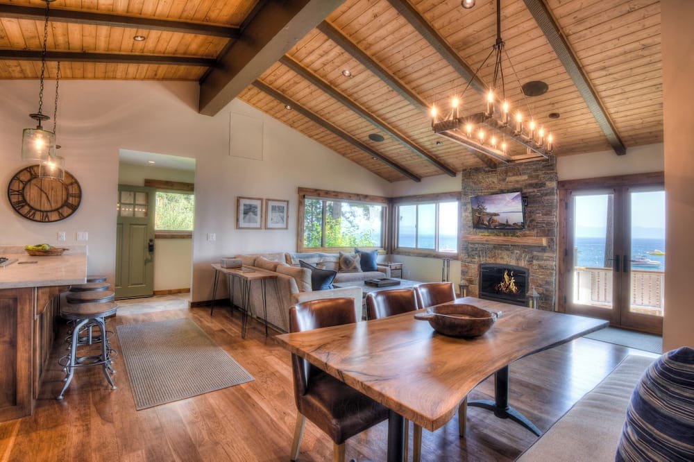 Tahoma House | Waters Edge Jewel w/Lake Views | HOA Access!