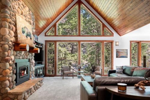 Missoula House | Waters Edge Lodge