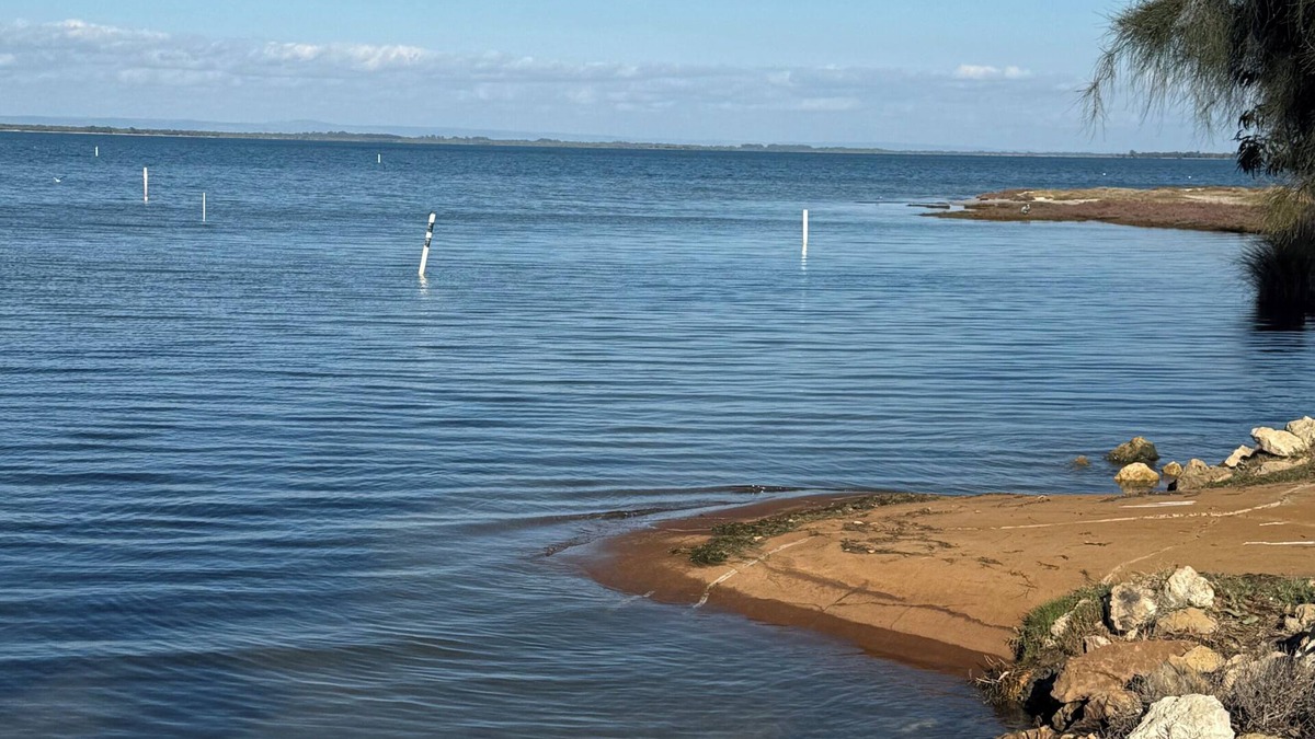 Bouvard House | Waters Edge Retreat. right on the estuary shores
