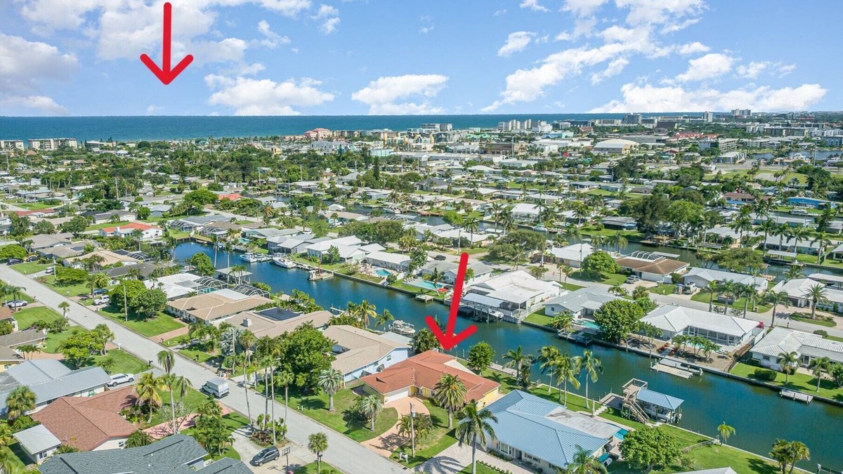 Venetian Way House | Waters Edge Retreat - 3b/2b Private Home on Water with Dock