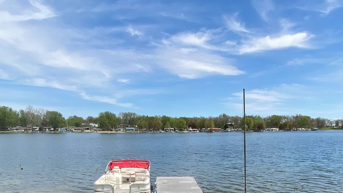 Shipshewana House | Water’s Edge Retreat, Charming 2-bedroom Lake House, marvelous Shipshewana