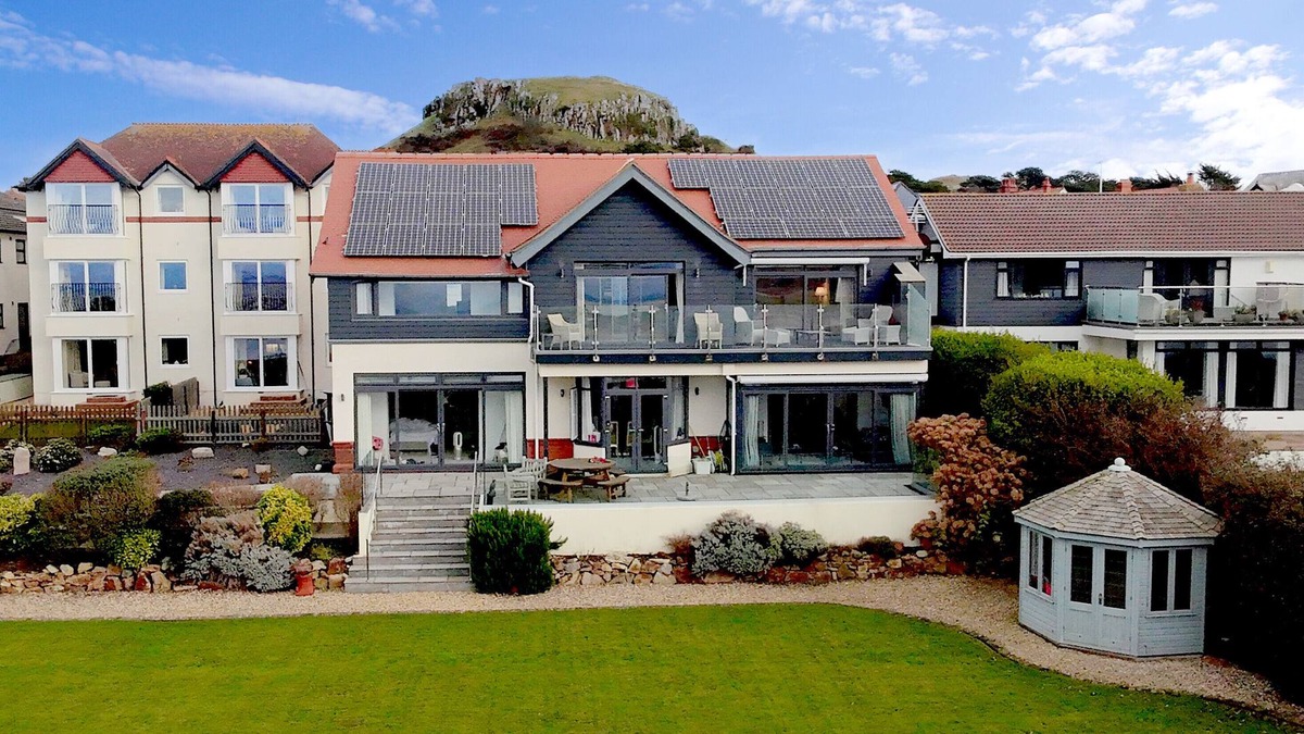 Deganwy Cottage | Waters Edge - Three Bedroom Cottage, Sleeps 6