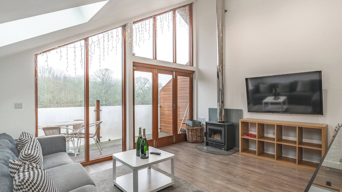 Rastrick Cottage | Waterside Lodge Fifteen - UK36708