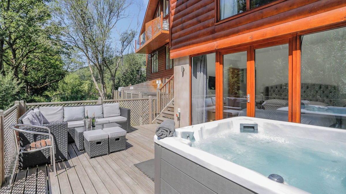 Rastrick Cottage | Waterside Lodge Four - UK36706