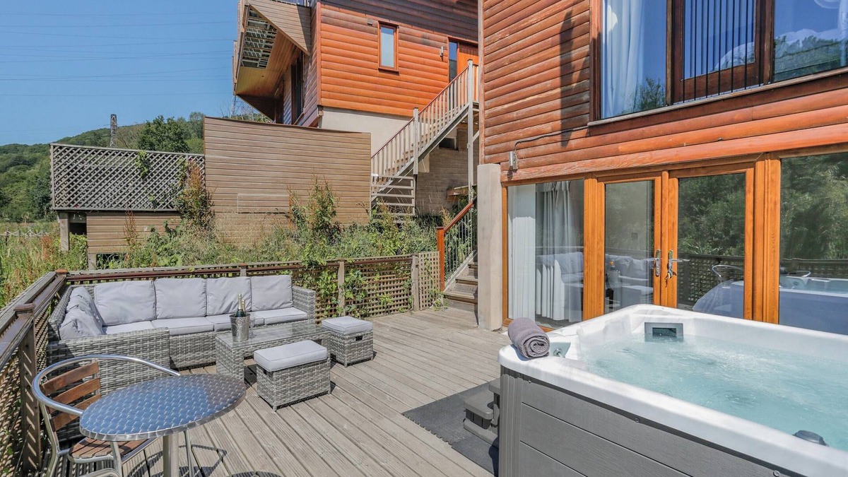 Rastrick Cottage | Waterside Lodge Fourteen - UK36707