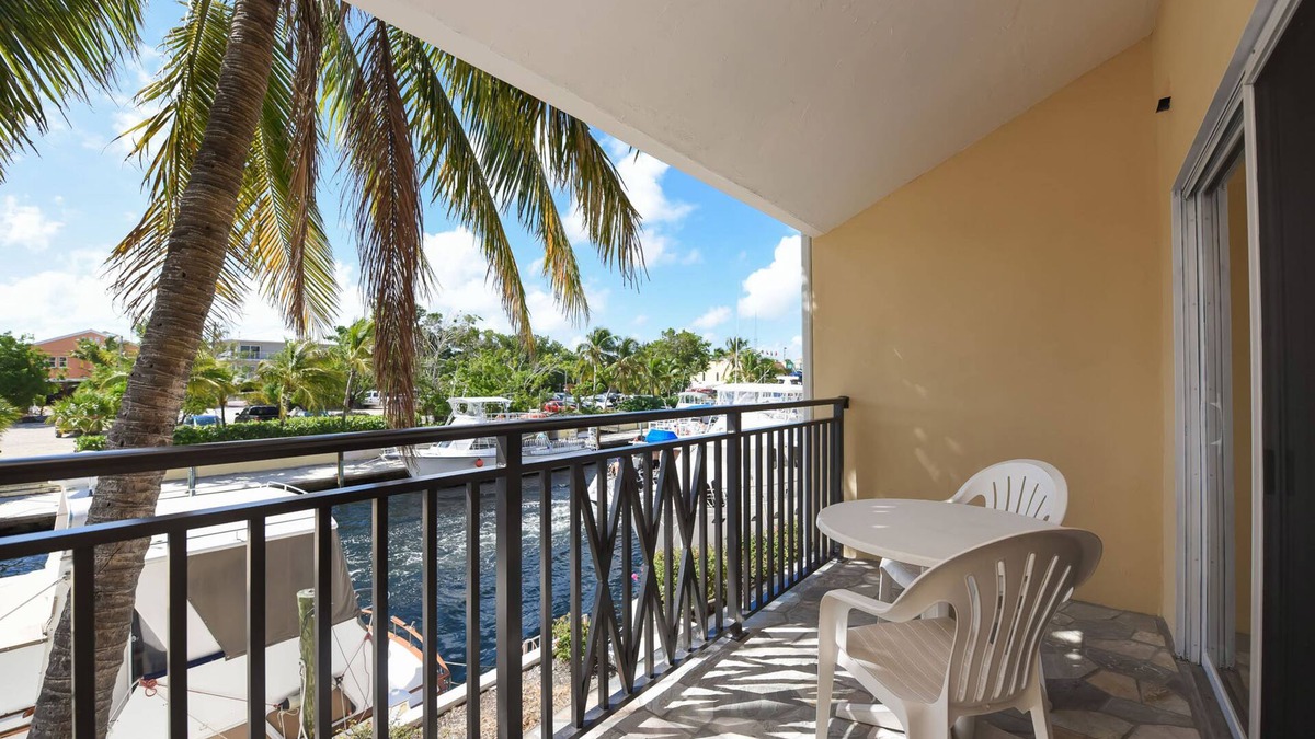 Key Largo Hotel | Waterside Suites & Marina