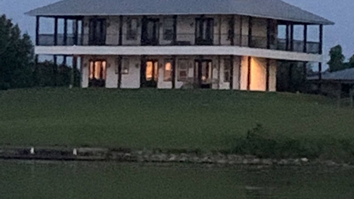 Kolin House | waterside views of oxbow, kayak,fishing, perfect spot, private deck/balcony