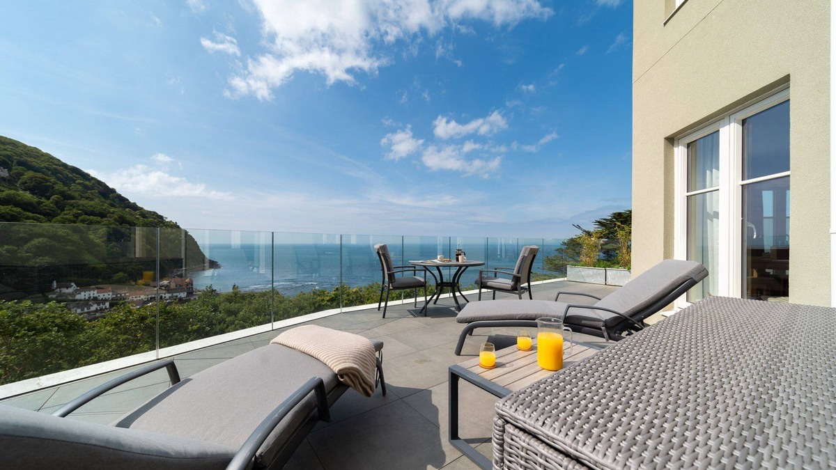 Lynmouth Apartment | Watersmeet View, a luxury 2 bedroom, seaside holiday apartment in Lynmouth sleeping 4