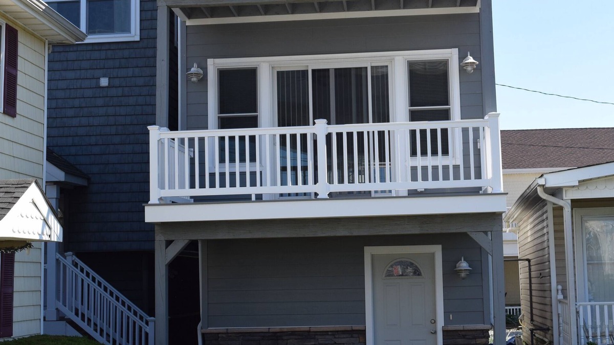 Highlands House | Waterview Cottage- Steps away from the beach