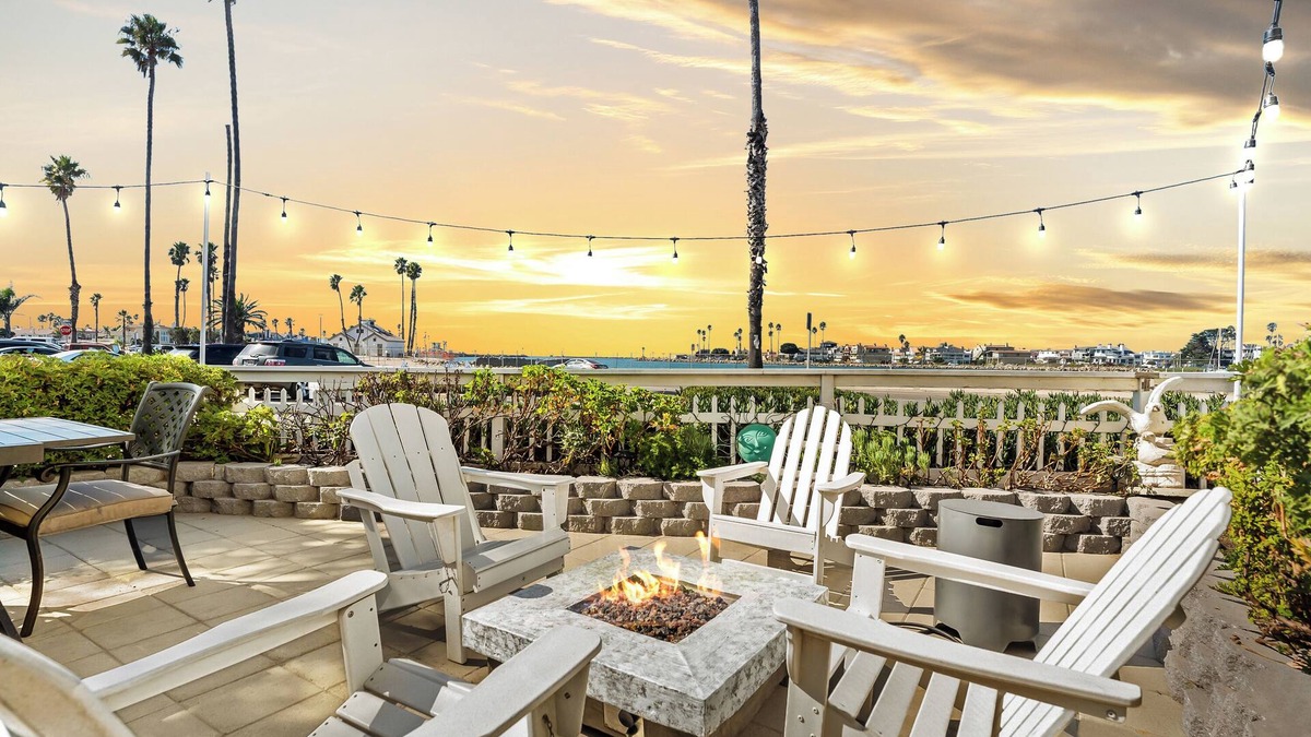 Silver Strand House | Waterview from your Private Patio + Dogs Welcome!