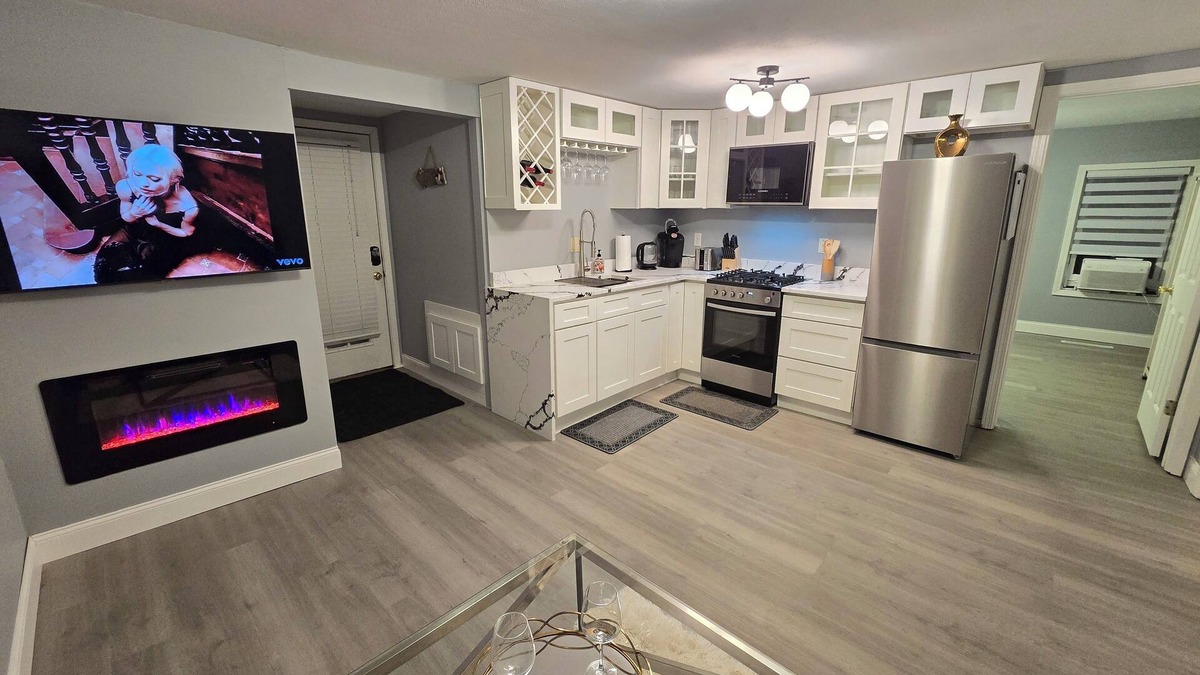 Durhamville Apartment | Waterview Lux Retreat