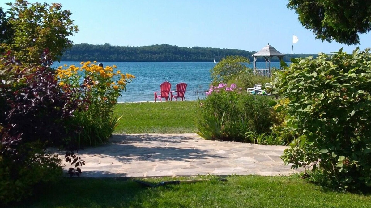 Wiarton Hotel | Waterview On The Bay