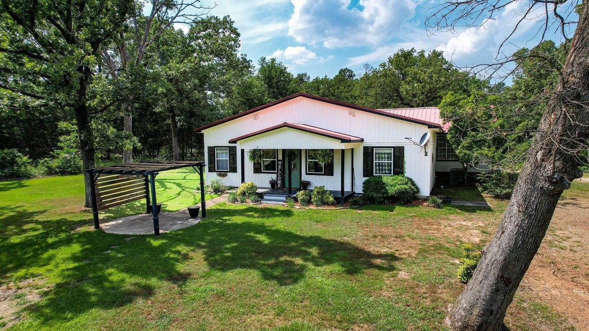 Mount Vernon Cottage | Waterview Ranch Getaway Cottage Cabin