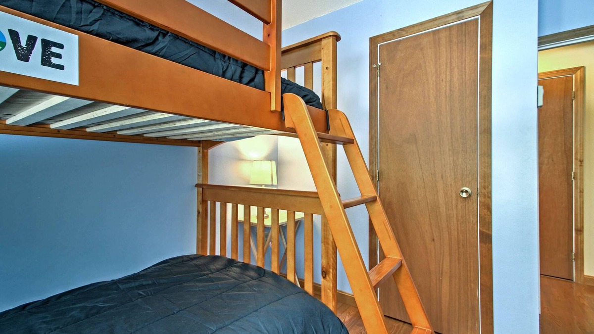 Waterville Valley Condo | Waterville Valley Condo near Town Square & skiing!