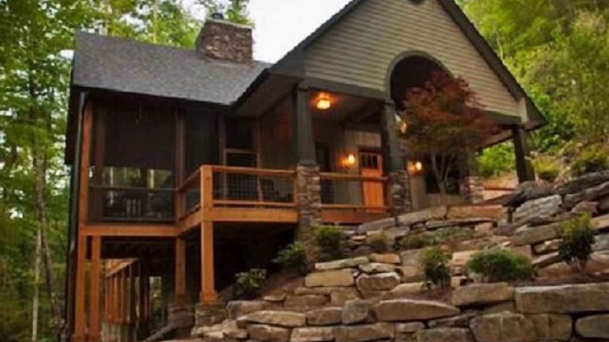 Bryson City Cabin | "Watia Creekside" Luxury/Hot Tub/2 FP's-Lake/Wi-Fi