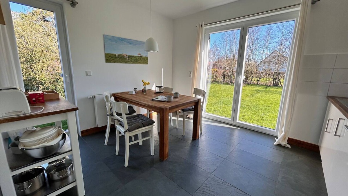 Nordseebad Burhave Apartment | Wattkante Burhave, Apartment Ebbe & Flut: Danish stove, 70 sqm, near the beach